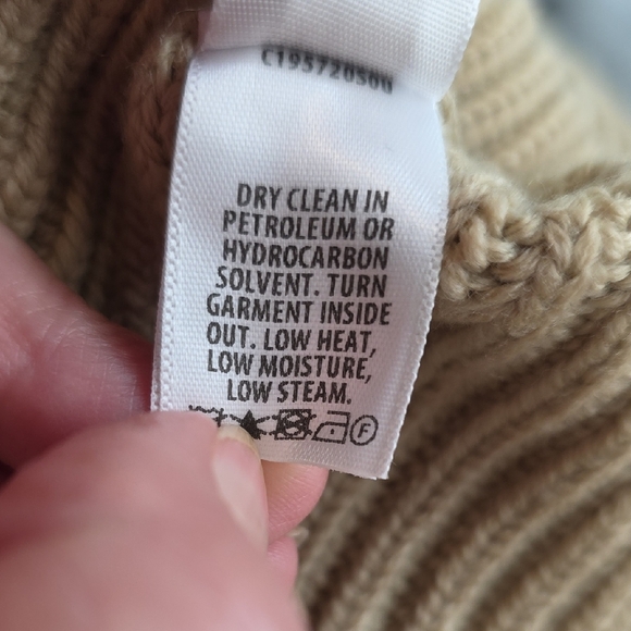 NWOT $895 ST. JOHN BELL CUFF RIBBED TURTLENECK WOOL SWEATER IN BEIGE SIZE L - Picture 8 of 8